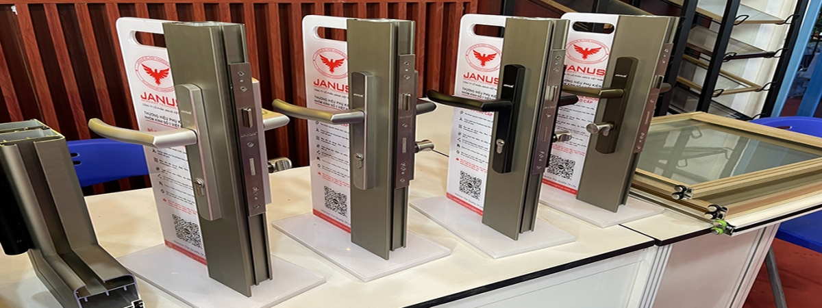 PHỤ KIỆN JANUS TRƯNG BÀY HỘI CHỢ